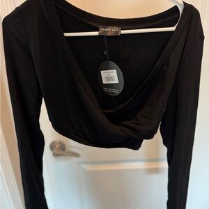 White Fox Black Long Sleeve Crop Top – Size Medium – NWT